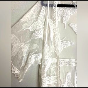 NWT Vince Camuto Butterfly Lace Kimono